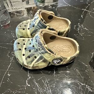 Toddler size 4 camo crocs